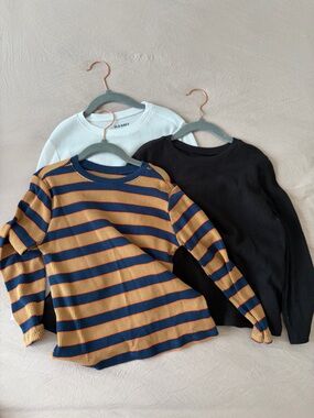 Like new 5T bundle of 3 Old Navy Waffle knit long sleeve tees